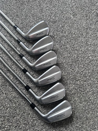 Titleist t250 accra red - 5-pw,